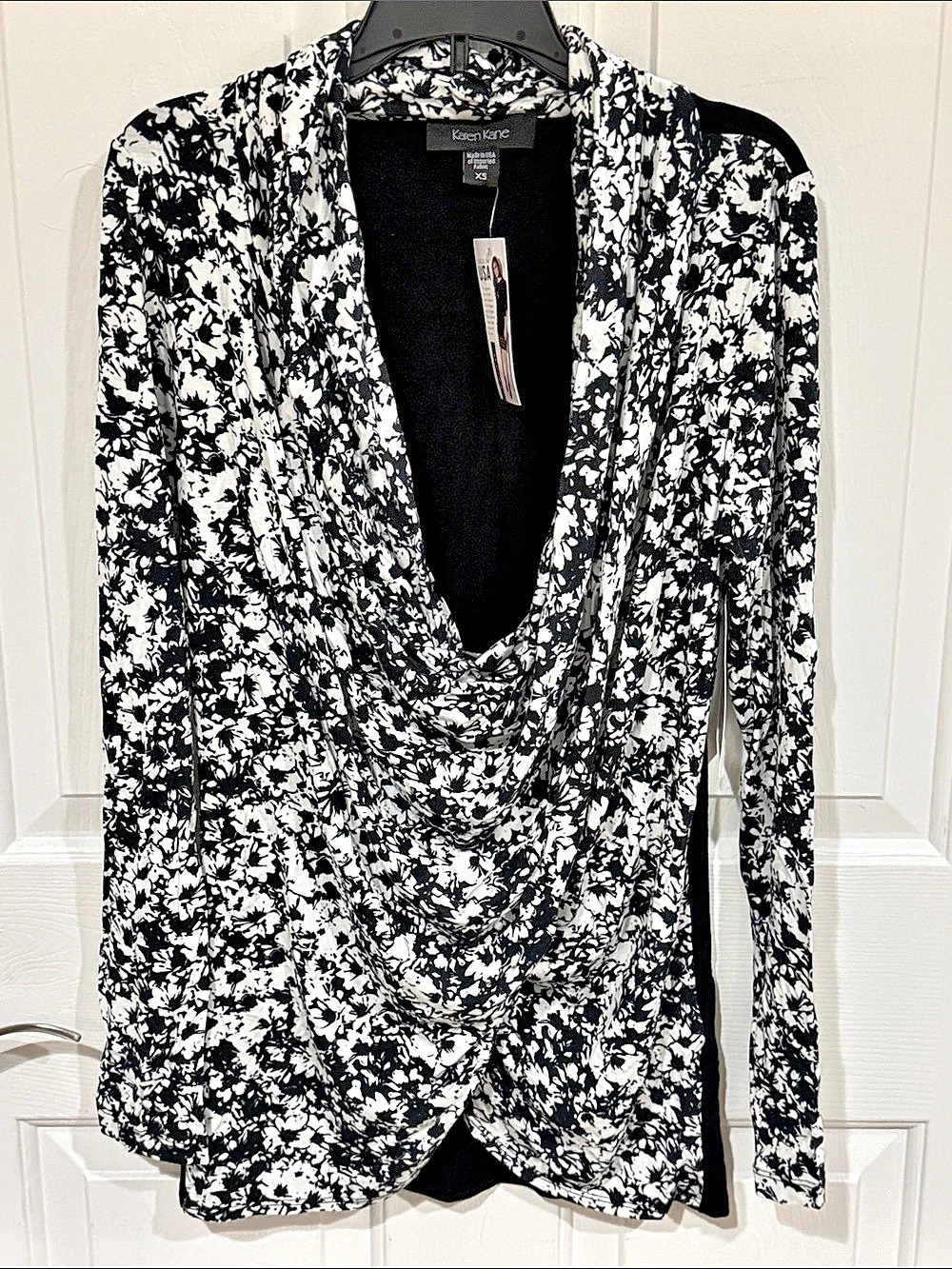 Karen Kane Sail Away Crossover Top Floral Crossover Top in Black & White Size XS
